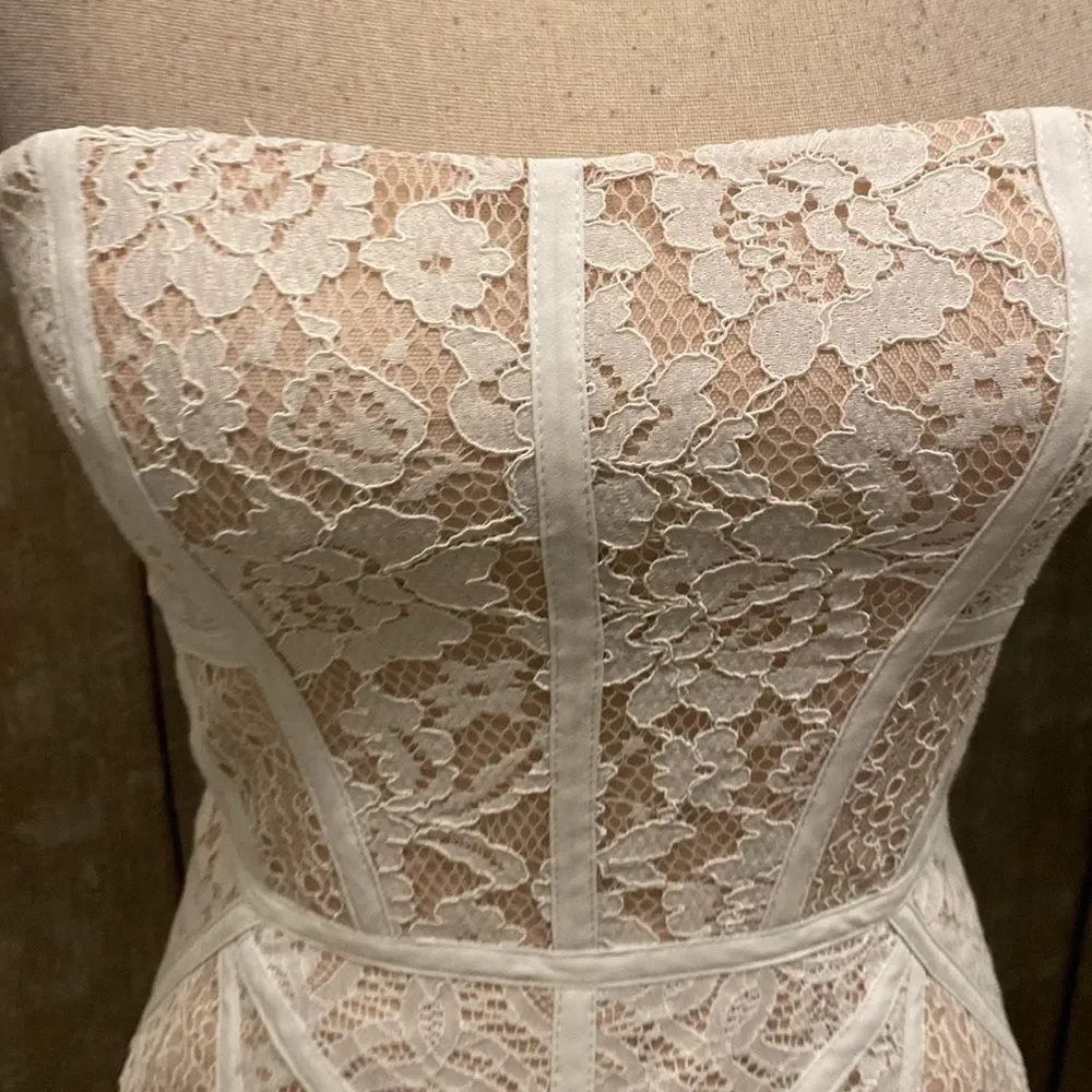 Bcbg Maxazria Elegant White Strapless Lace Dress, US2 - Picture 6 of 14
